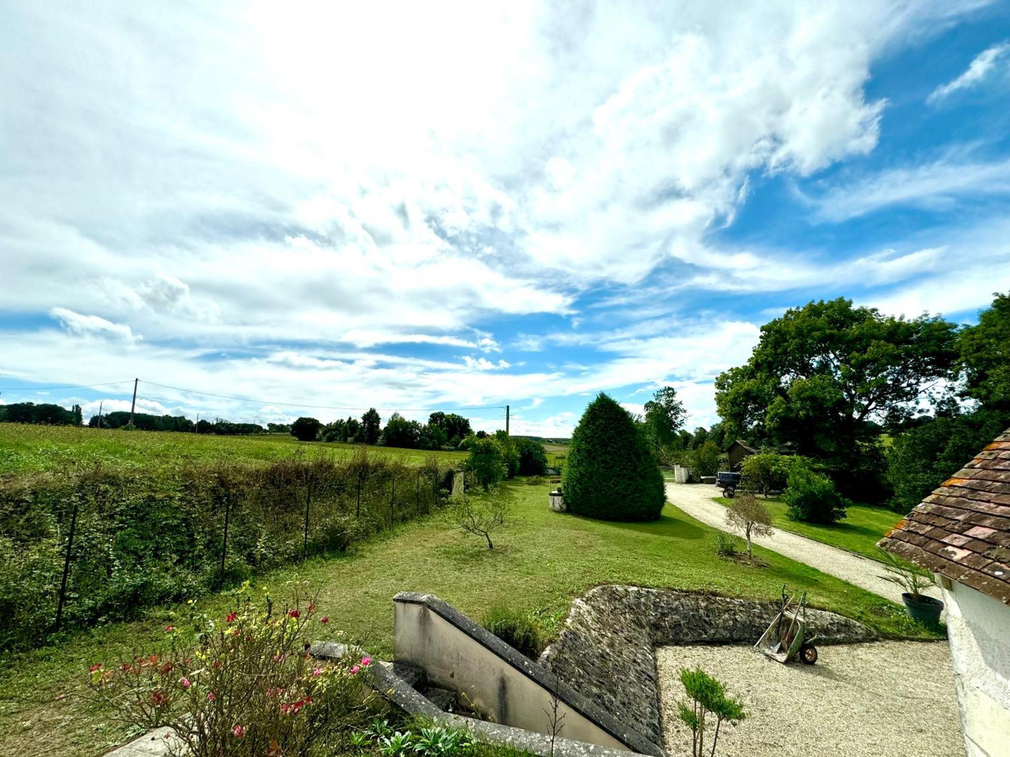 Le Moulin D Olivet Bed & Breakfast Orbigny Dış mekan fotoğraf